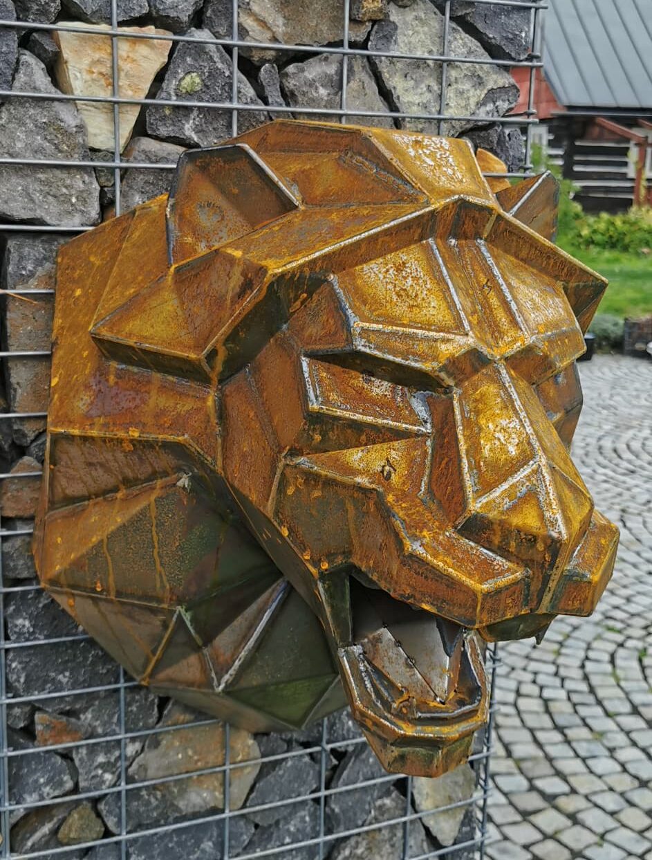 Kovová hlava - Lev (polygonální design)