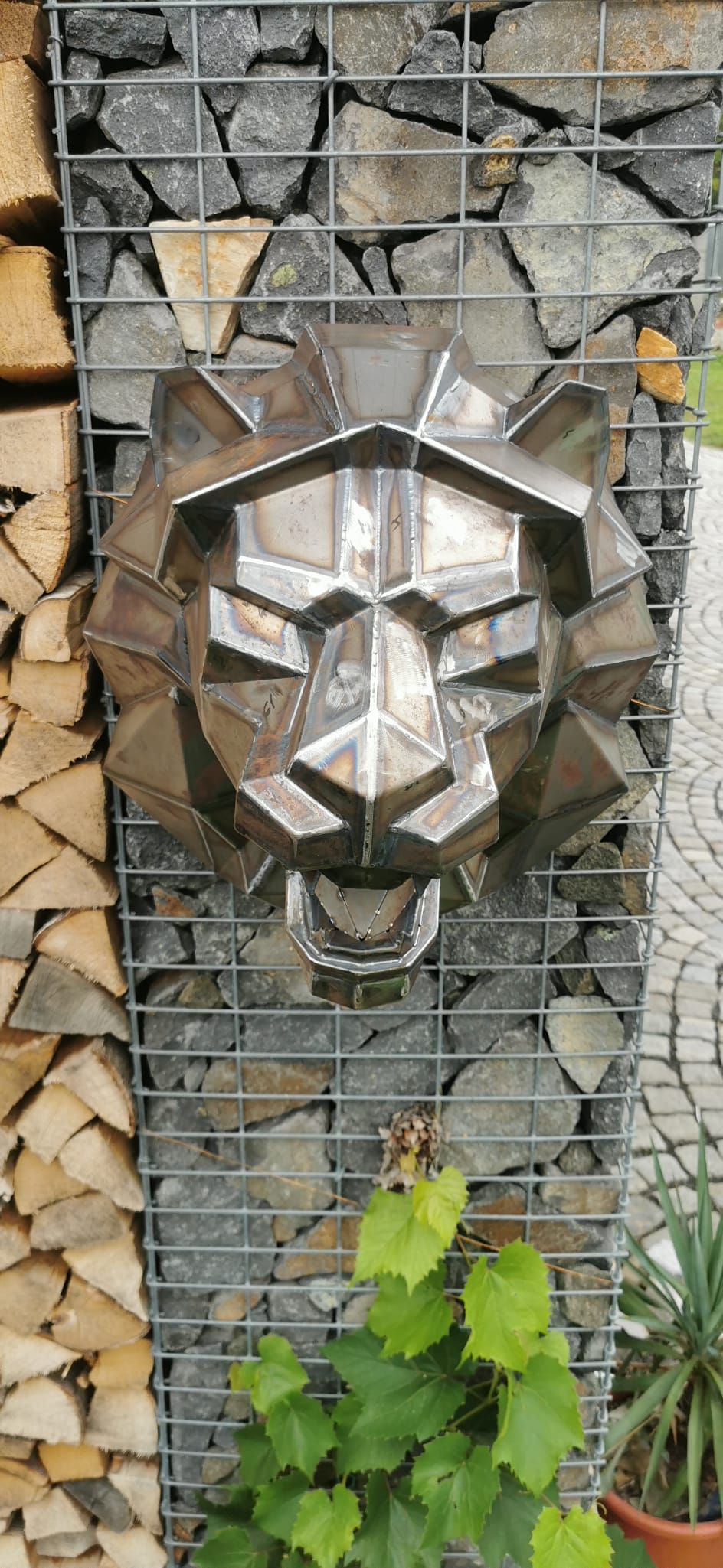 Kovová hlava - Lev (polygonální design) - Obrázek 3
